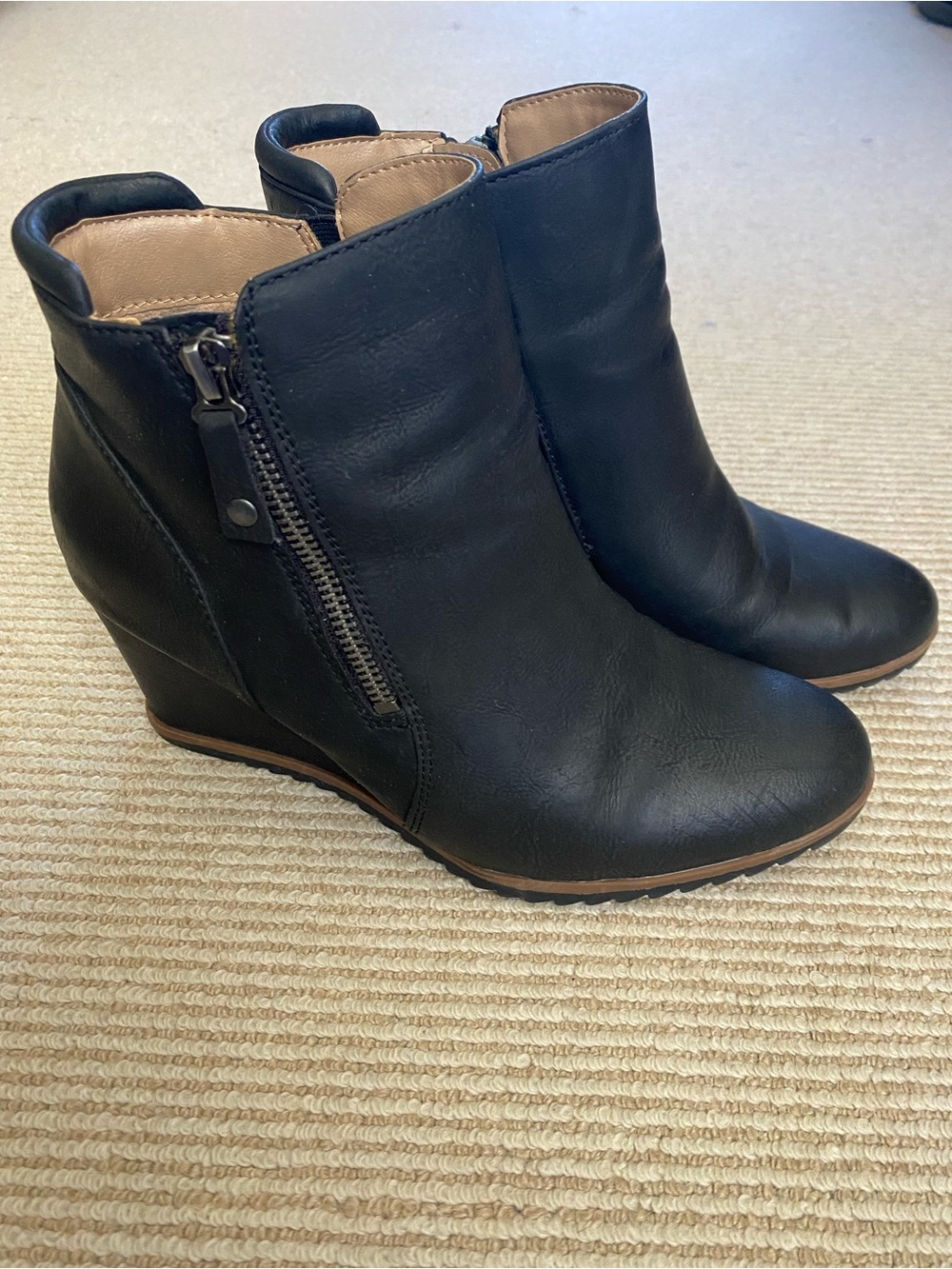 SOUL Naturalizer Haley Black Wedge Ankle Booties with Side Zip Size 8